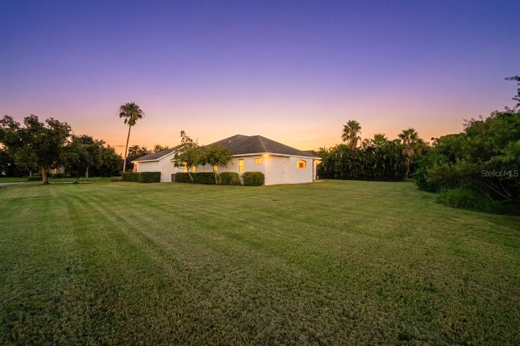 For Sale: $725,000 (4 beds, 3 baths, 2681 Square Feet)