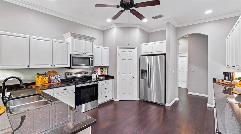 For Sale: $725,000 (4 beds, 3 baths, 2681 Square Feet)