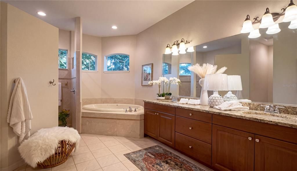 For Sale: $725,000 (4 beds, 3 baths, 2681 Square Feet)