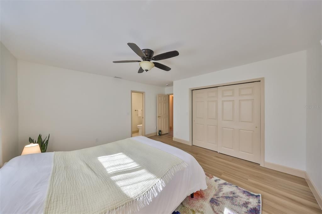 Active With Contract: $2,900 (2 beds, 2 baths, 1020 Square Feet)