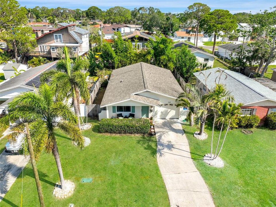 Active With Contract: $2,900 (2 beds, 2 baths, 1020 Square Feet)