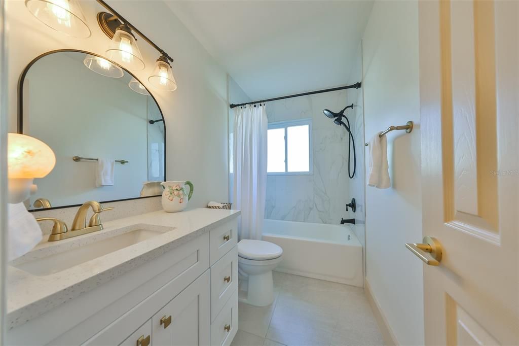 Active With Contract: $2,900 (2 beds, 2 baths, 1020 Square Feet)