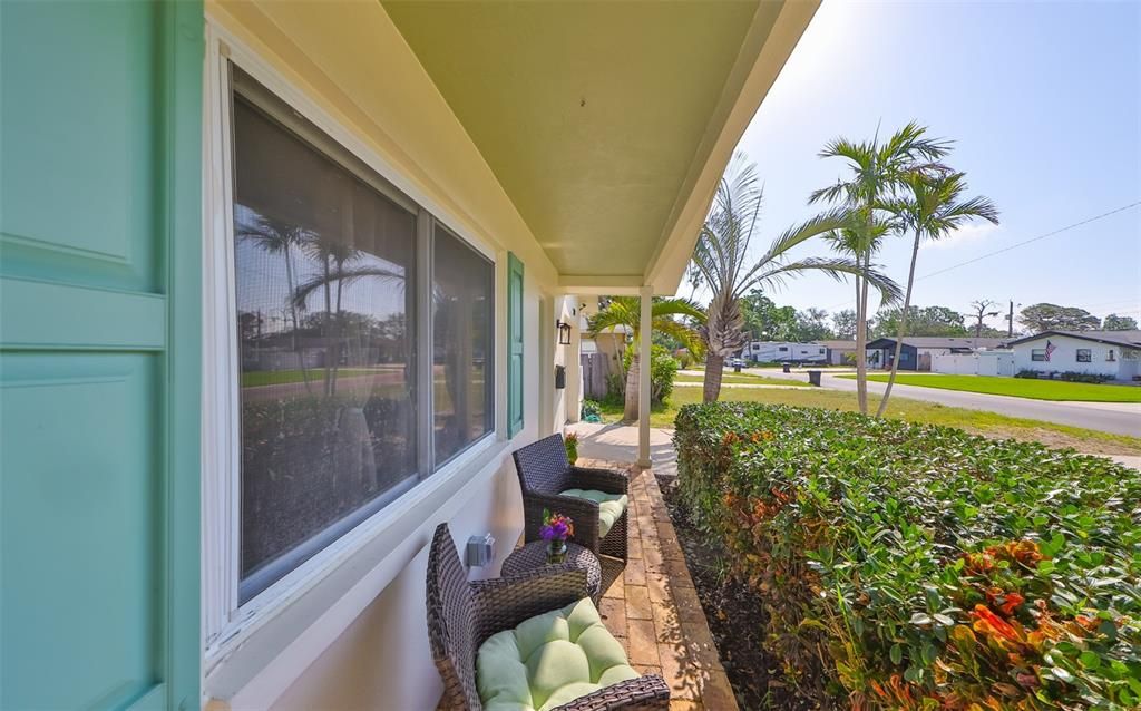 Active With Contract: $2,900 (2 beds, 2 baths, 1020 Square Feet)