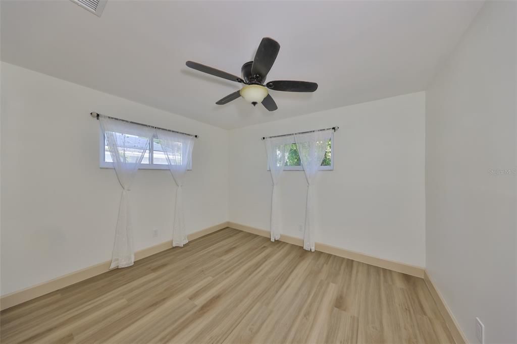 Active With Contract: $2,900 (2 beds, 2 baths, 1020 Square Feet)