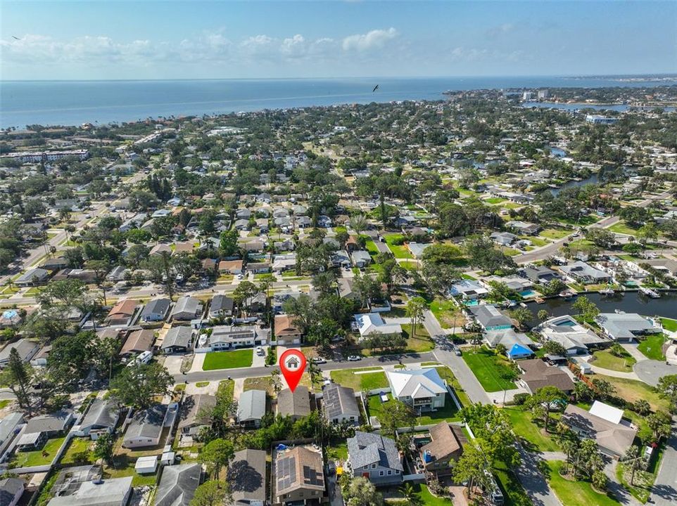 Active With Contract: $2,900 (2 beds, 2 baths, 1020 Square Feet)
