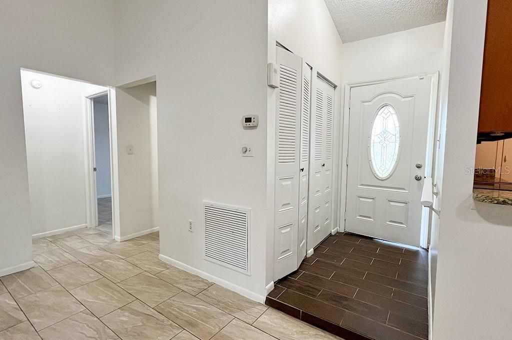 For Rent: $1,600 (3 beds, 2 baths, 1149 Square Feet)