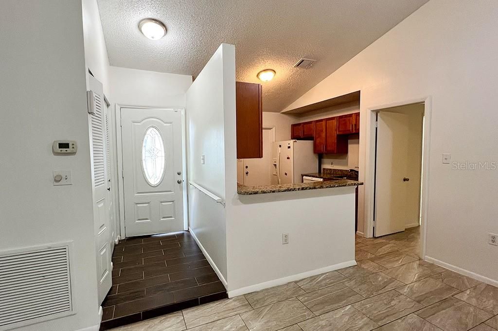 For Rent: $1,600 (3 beds, 2 baths, 1149 Square Feet)