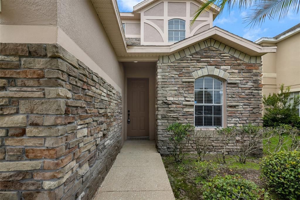 For Sale: $410,000 (4 beds, 2 baths, 1941 Square Feet)