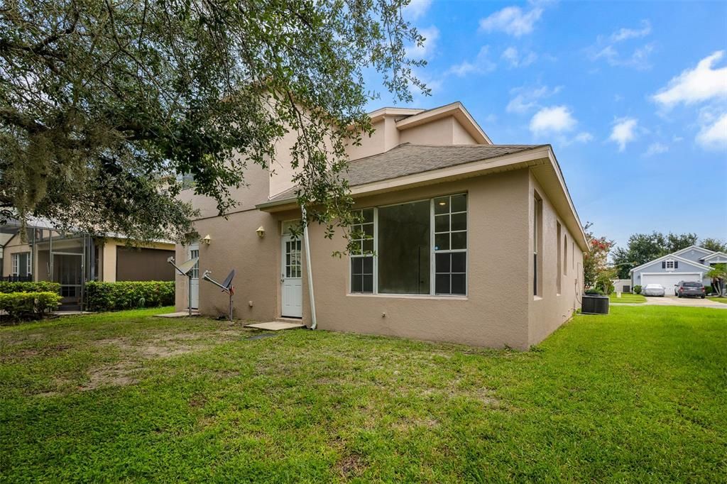 For Sale: $410,000 (4 beds, 2 baths, 1941 Square Feet)