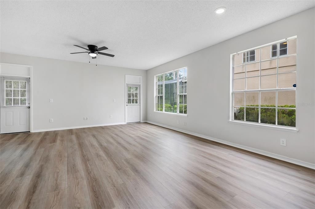 For Sale: $410,000 (4 beds, 2 baths, 1941 Square Feet)