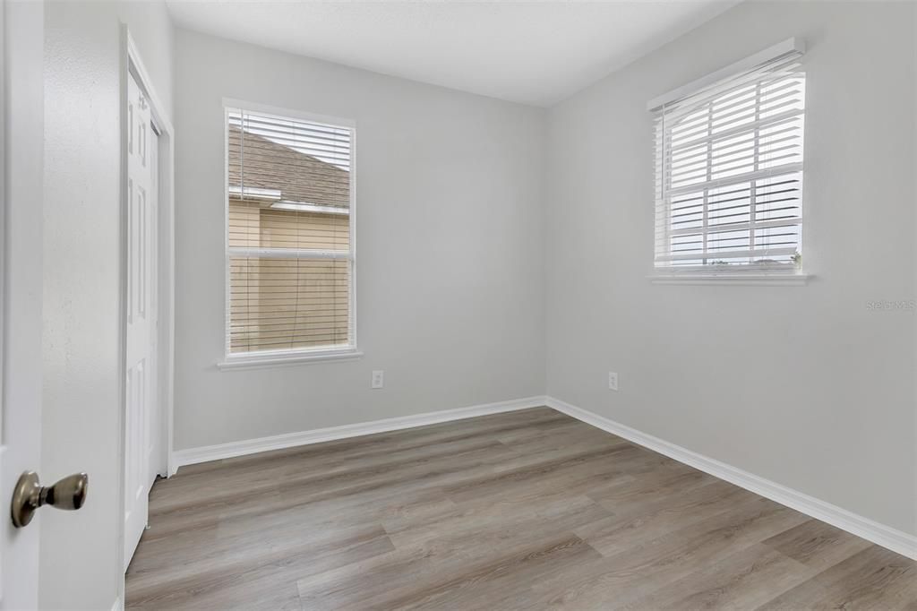 For Sale: $410,000 (4 beds, 2 baths, 1941 Square Feet)