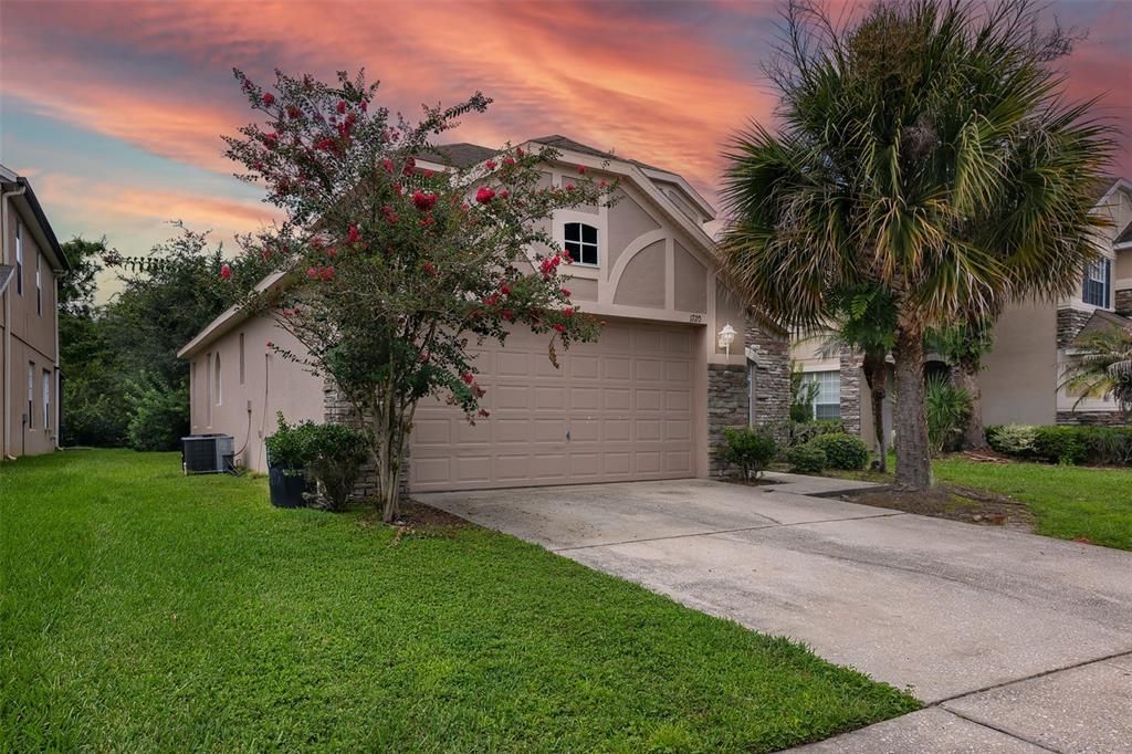 For Sale: $410,000 (4 beds, 2 baths, 1941 Square Feet)