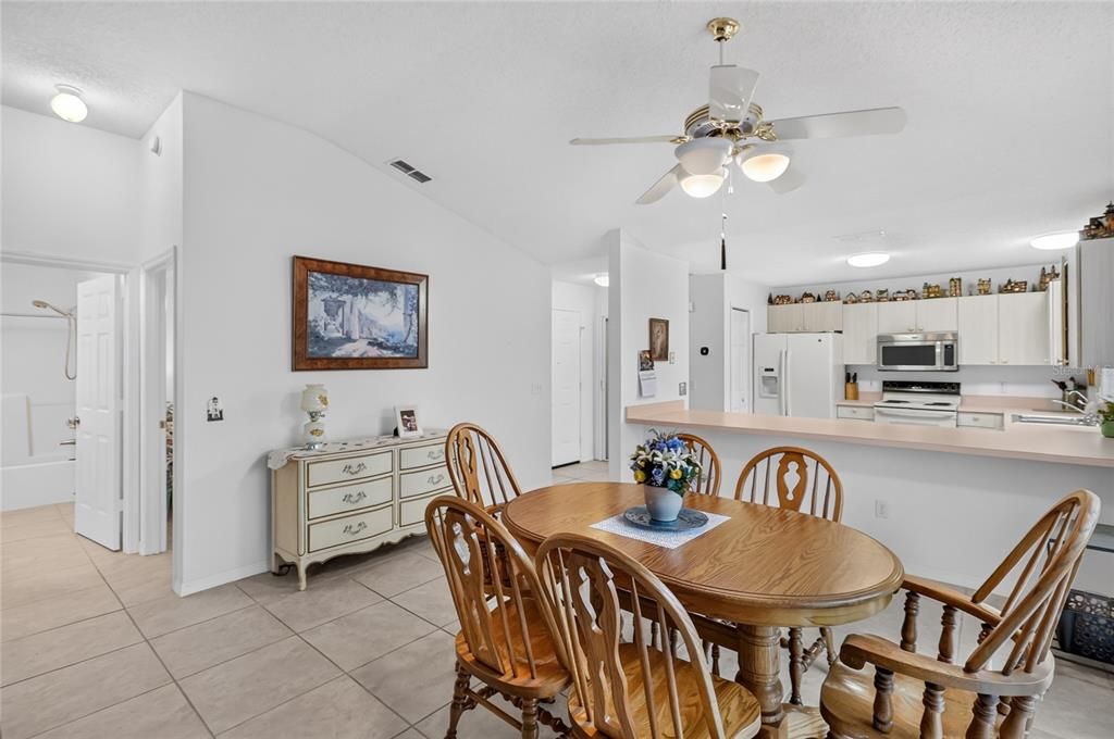 For Rent: $1,600 (2 beds, 2 baths, 1098 Square Feet)