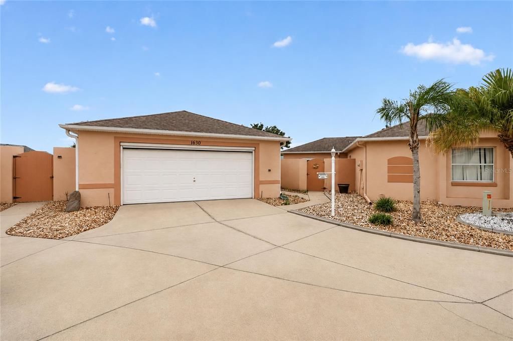 For Rent: $1,600 (2 beds, 2 baths, 1098 Square Feet)