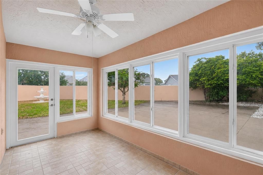 For Rent: $1,600 (2 beds, 2 baths, 1098 Square Feet)