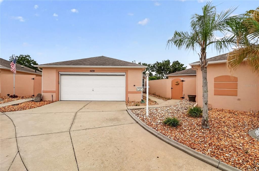 For Rent: $1,600 (2 beds, 2 baths, 1098 Square Feet)