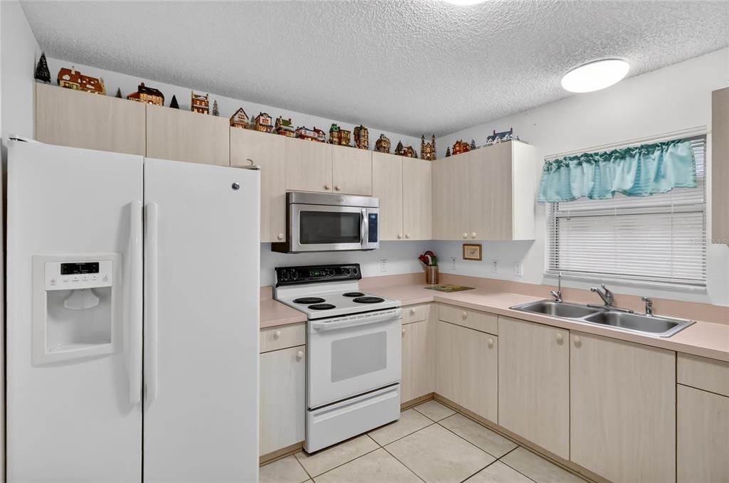 For Rent: $1,600 (2 beds, 2 baths, 1098 Square Feet)
