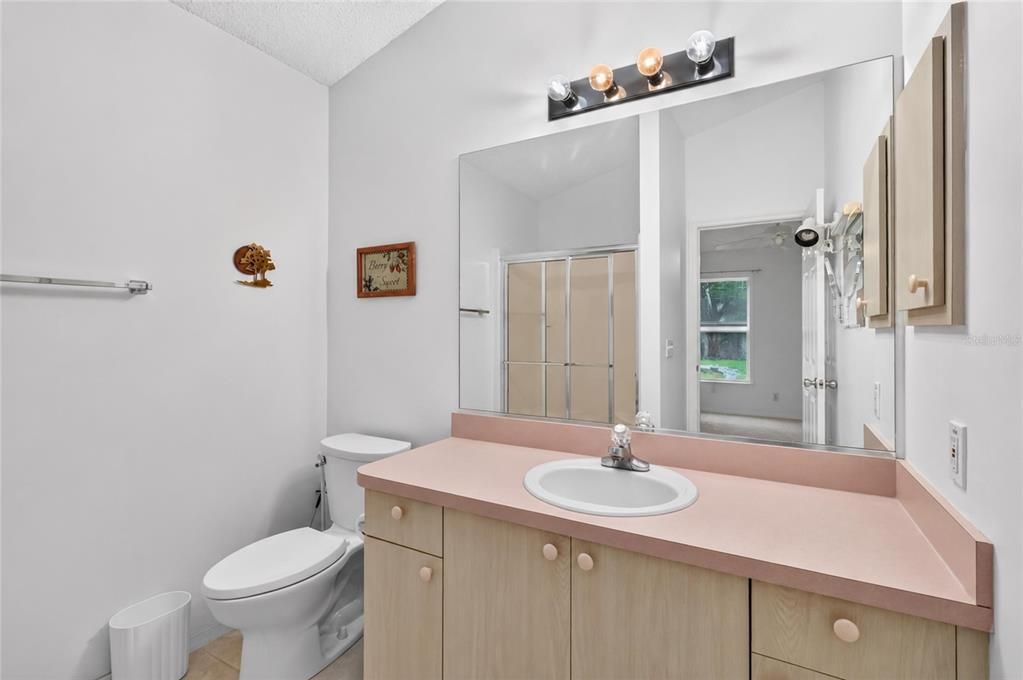 For Rent: $1,600 (2 beds, 2 baths, 1098 Square Feet)
