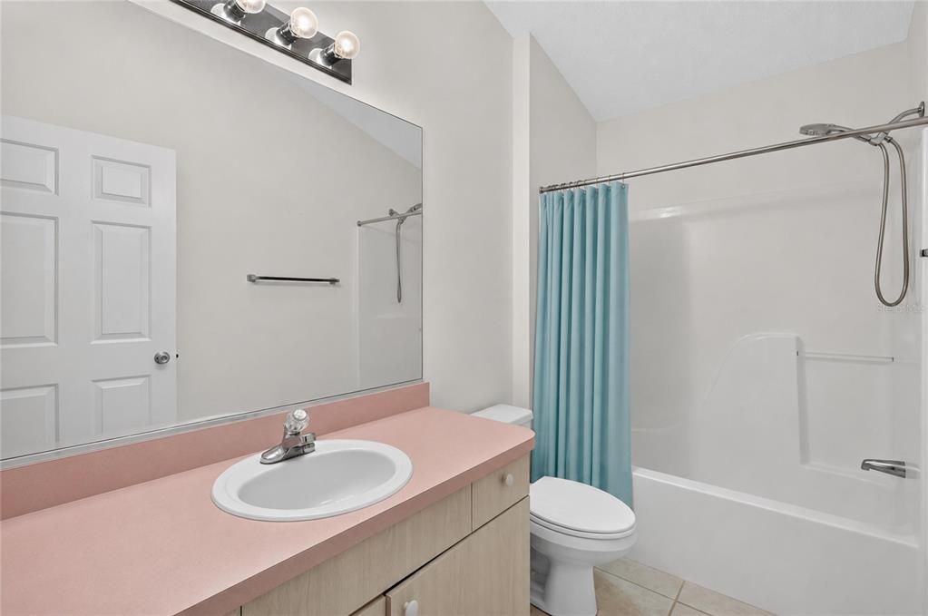 For Rent: $1,600 (2 beds, 2 baths, 1098 Square Feet)