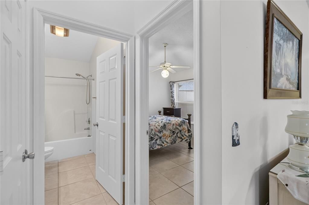 For Rent: $1,600 (2 beds, 2 baths, 1098 Square Feet)