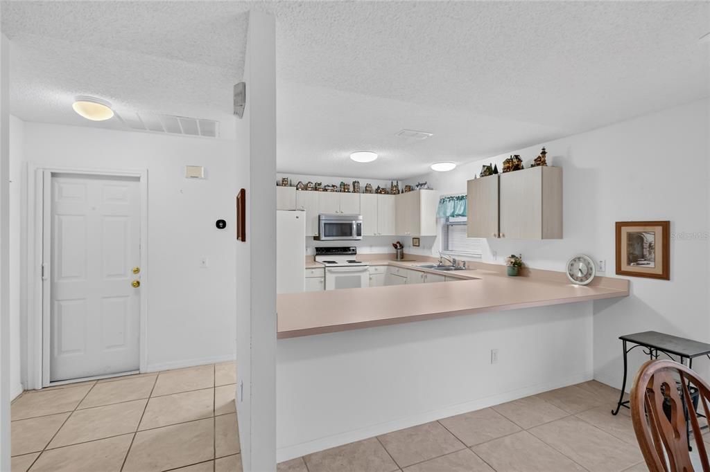 For Rent: $1,600 (2 beds, 2 baths, 1098 Square Feet)