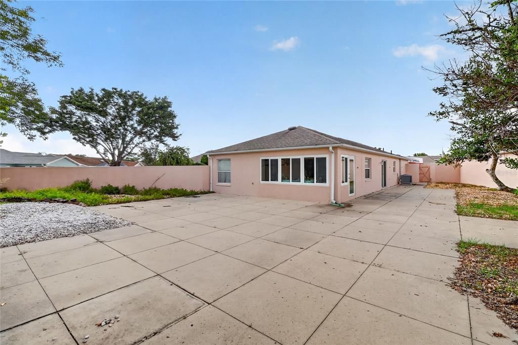 For Rent: $1,600 (2 beds, 2 baths, 1098 Square Feet)