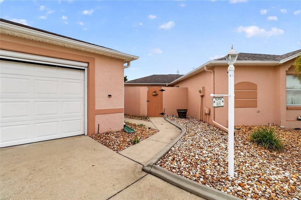 For Rent: $1,600 (2 beds, 2 baths, 1098 Square Feet)