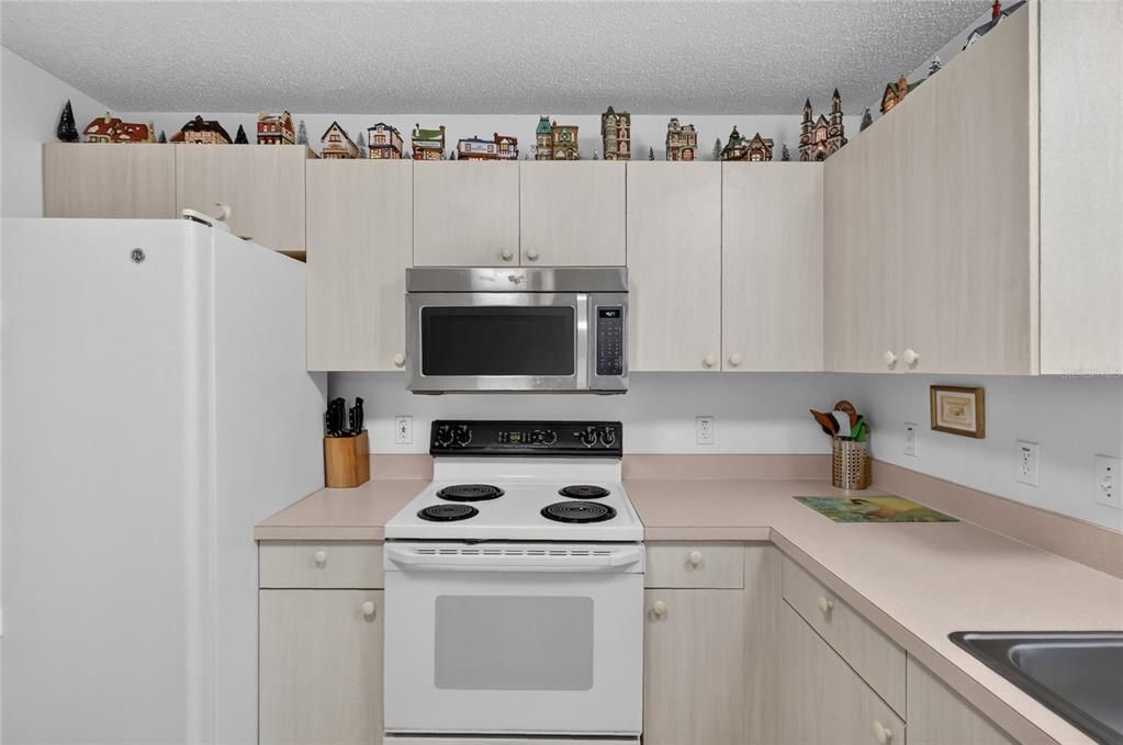 For Rent: $1,600 (2 beds, 2 baths, 1098 Square Feet)