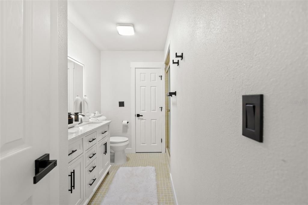 For Sale: $279,000 (3 beds, 2 baths, 1555 Square Feet)
