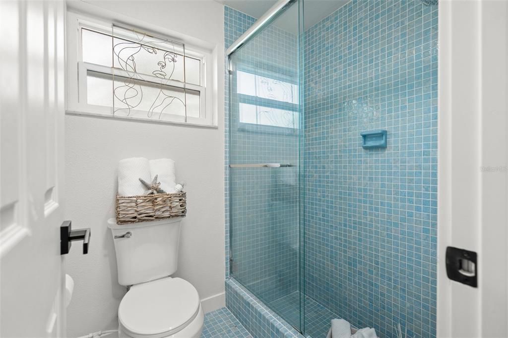 For Sale: $279,000 (3 beds, 2 baths, 1555 Square Feet)