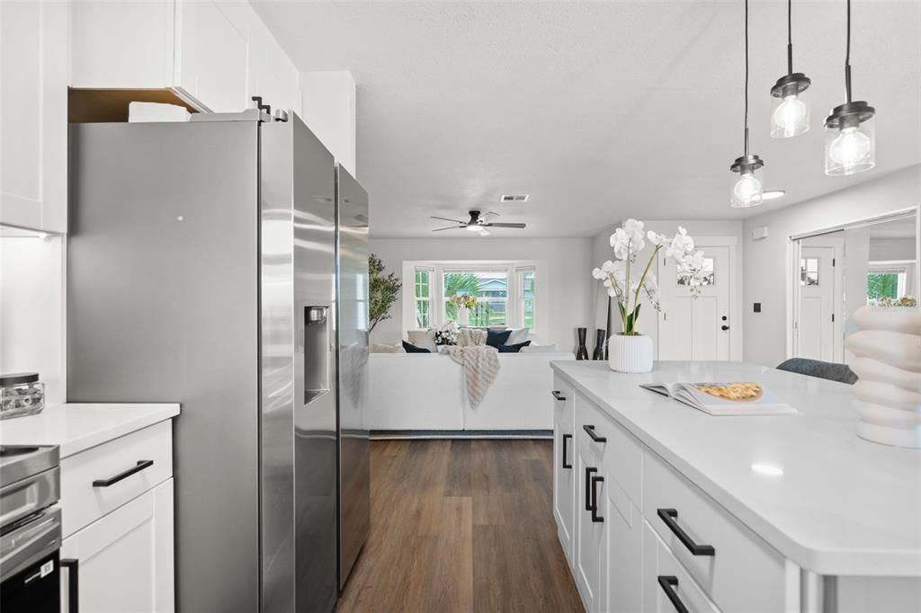 For Sale: $279,000 (3 beds, 2 baths, 1555 Square Feet)