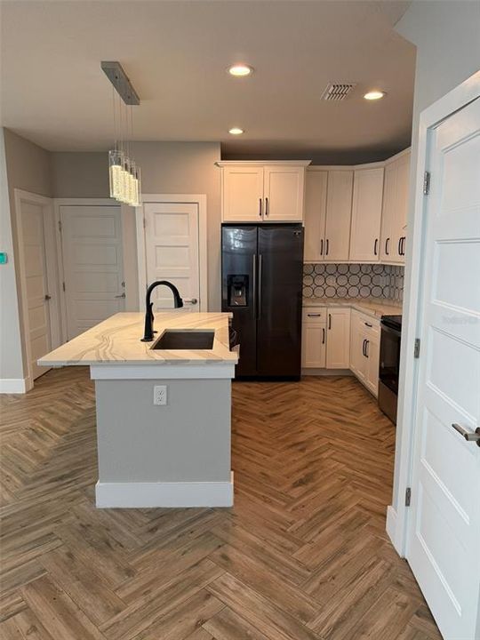For Rent: $3,732 (3 beds, 3 baths, 2063 Square Feet)