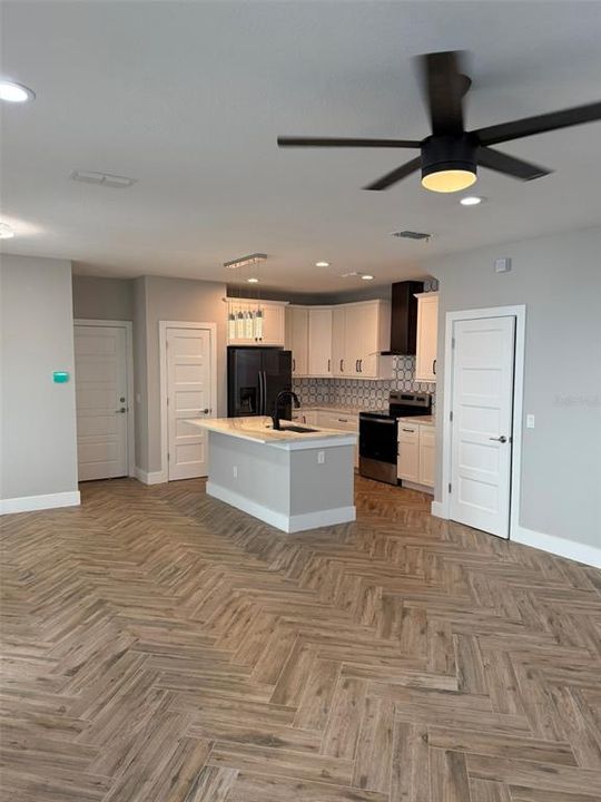 For Rent: $3,732 (3 beds, 3 baths, 2063 Square Feet)