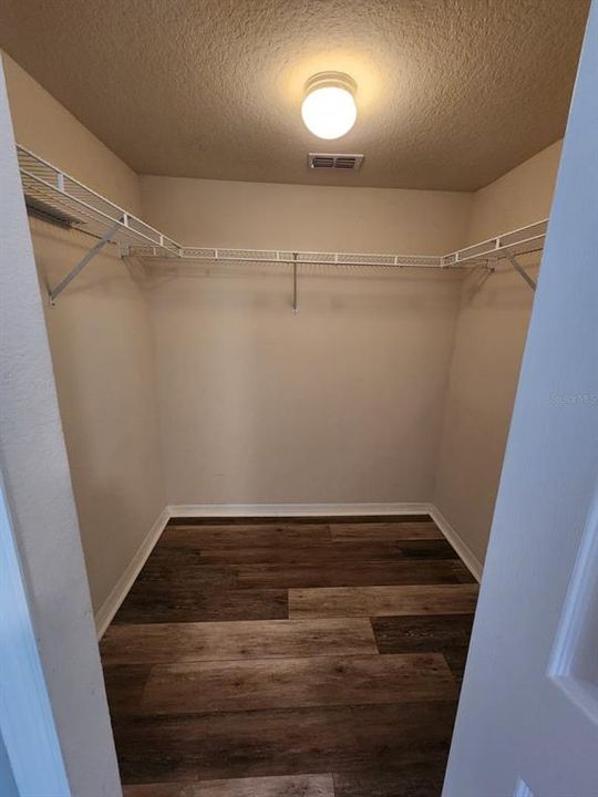 En Venta: $290,500 (3 camas, 2 baños, 1453 Pies cuadrados)