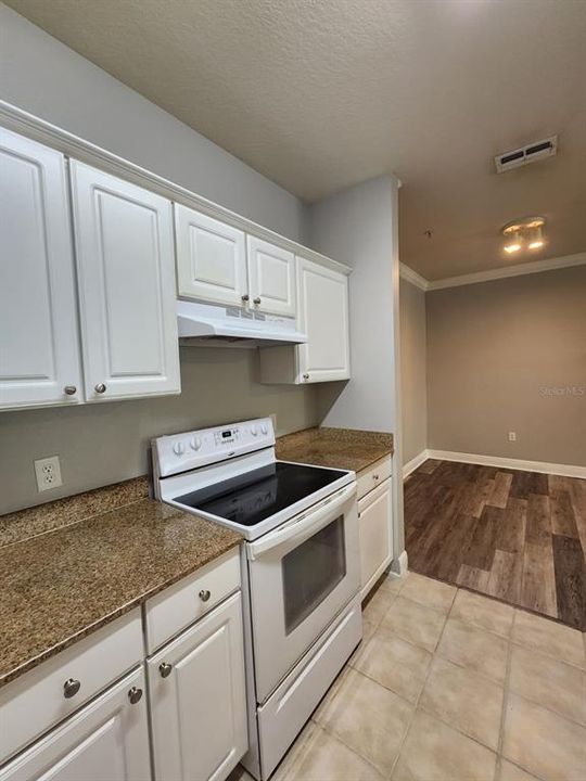 En Venta: $290,500 (3 camas, 2 baños, 1453 Pies cuadrados)