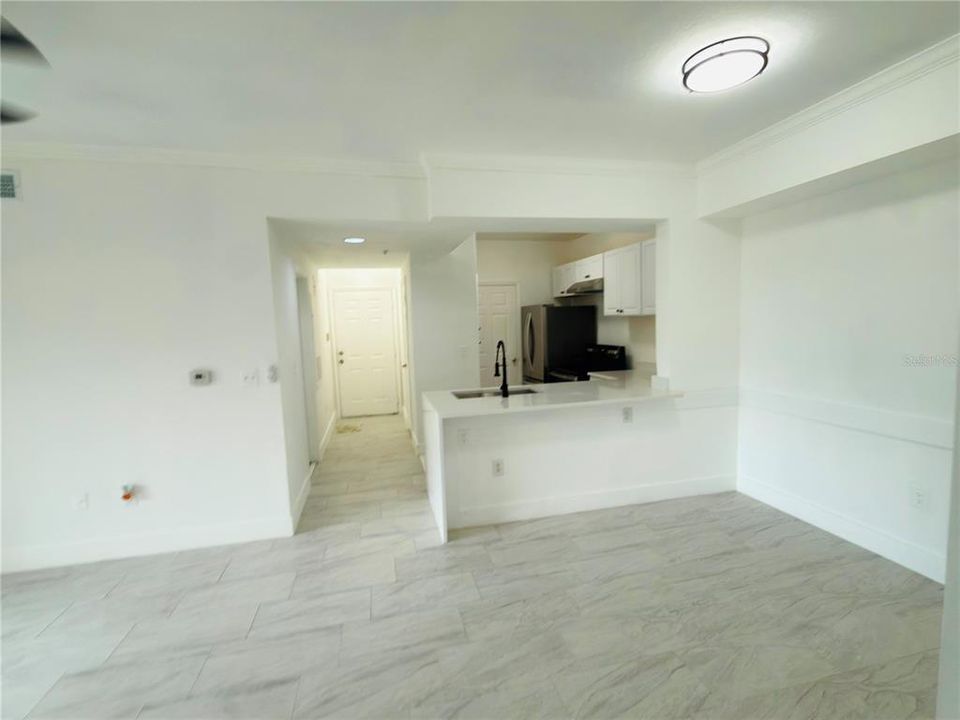 For Rent: $1,995 (2 beds, 2 baths, 947 Square Feet)