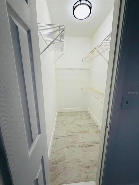 For Rent: $1,995 (2 beds, 2 baths, 947 Square Feet)