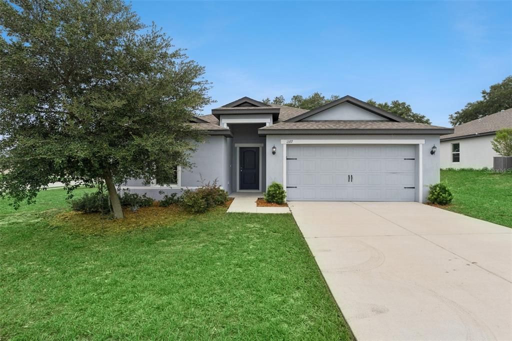 Activo con contrato: $335,000 (5 camas, 3 baños, 1944 Pies cuadrados)