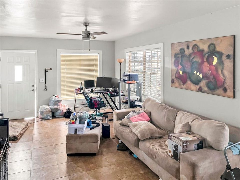 For Sale: $325,000 (2 beds, 2 baths, 1145 Square Feet)