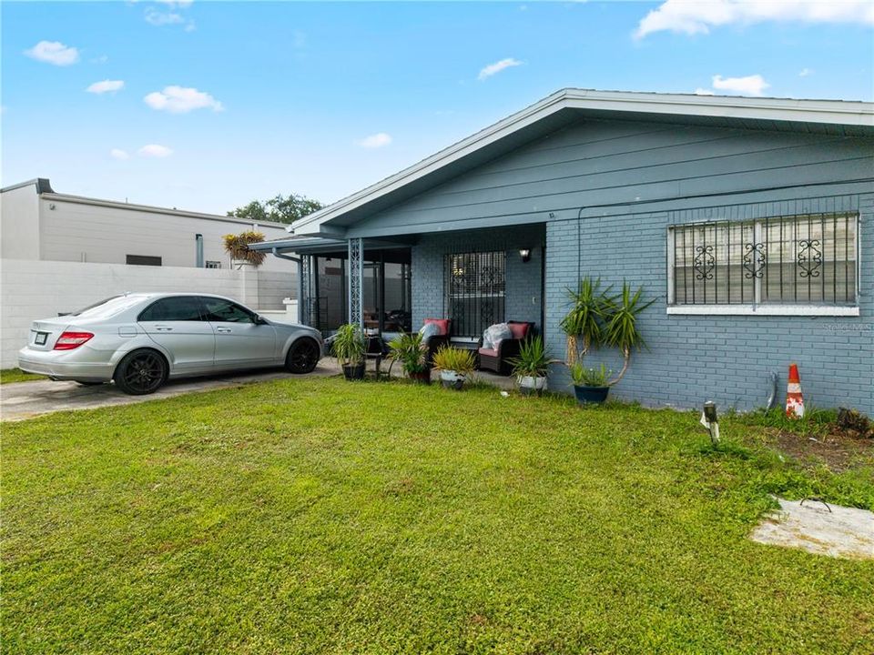 For Sale: $325,000 (2 beds, 2 baths, 1145 Square Feet)