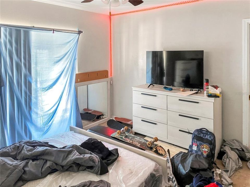 For Sale: $325,000 (2 beds, 2 baths, 1145 Square Feet)