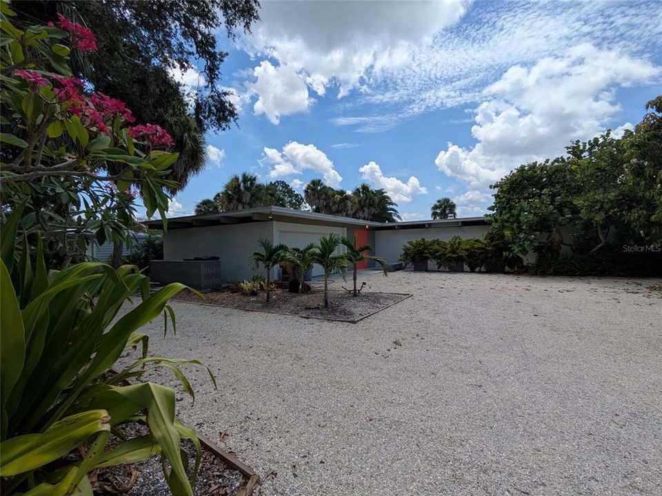 Vendido Recientemente: $795,000 (3 camas, 2 baños, 1560 Pies cuadrados)
