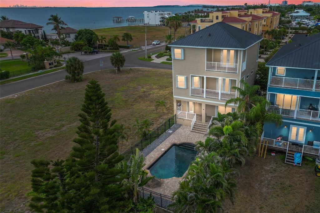 For Rent: $4,400 (4 beds, 3 baths, 3096 Square Feet)