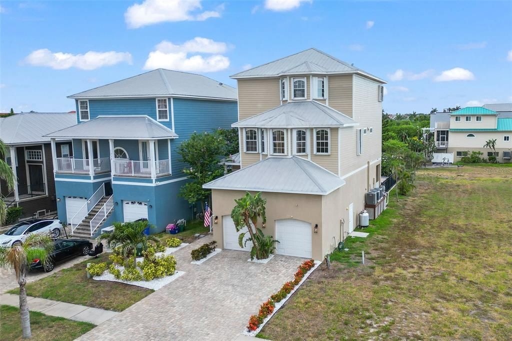 For Rent: $4,400 (4 beds, 3 baths, 3096 Square Feet)