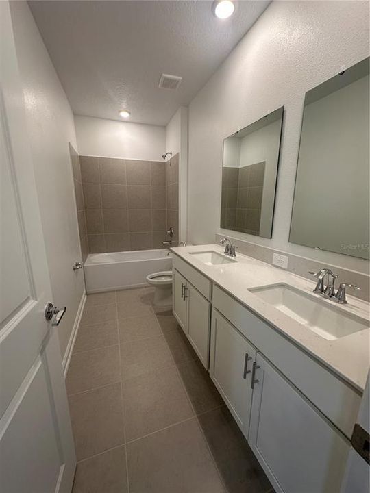 En Renta: $2,995 (5 camas, 3 baños, 2455 Pies cuadrados)