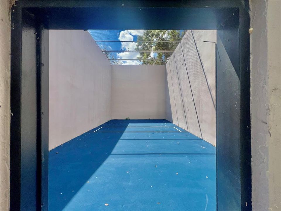 For Rent: $1,575 (2 beds, 2 baths, 912 Square Feet)