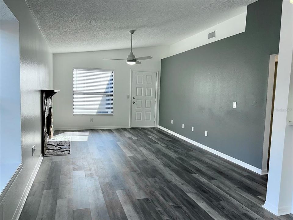 For Rent: $1,575 (2 beds, 2 baths, 912 Square Feet)