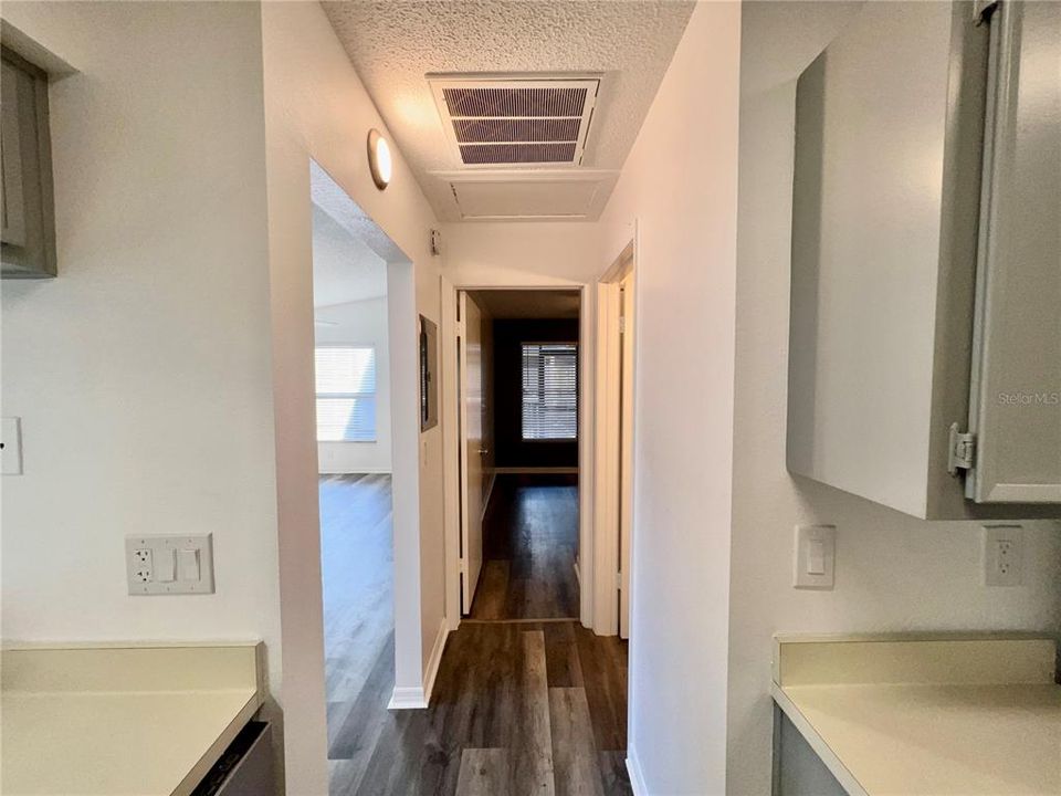 For Rent: $1,575 (2 beds, 2 baths, 912 Square Feet)