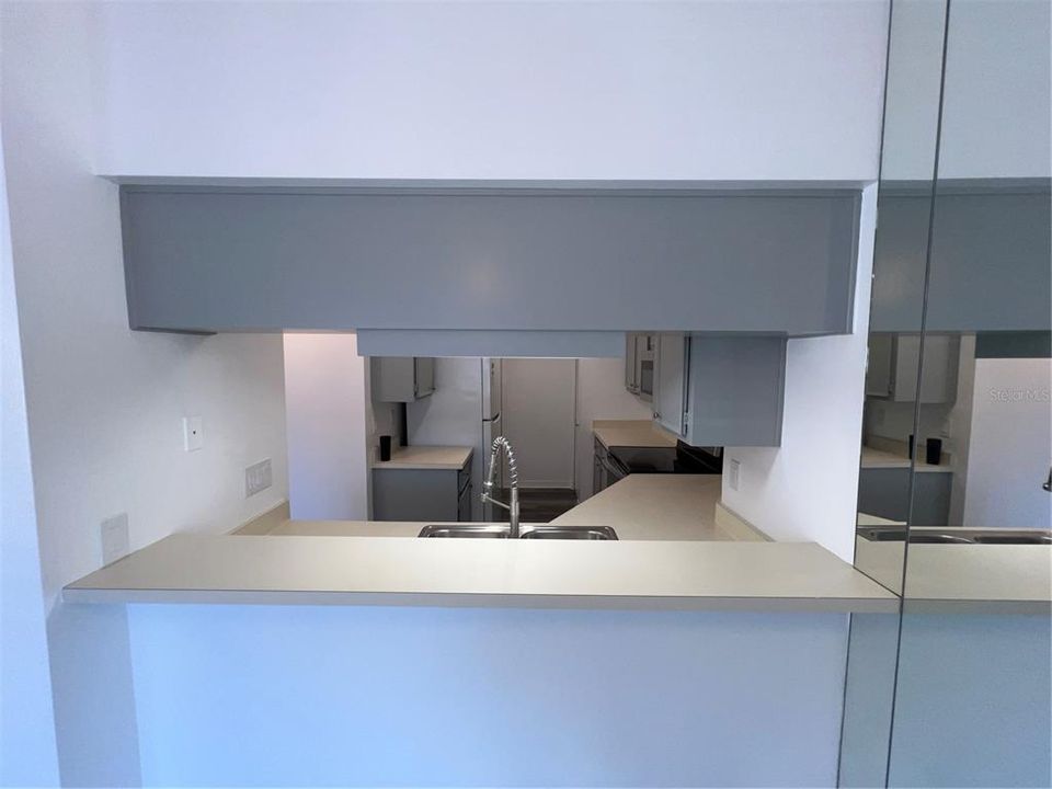 For Rent: $1,575 (2 beds, 2 baths, 912 Square Feet)