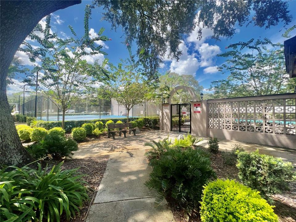For Rent: $1,575 (2 beds, 2 baths, 912 Square Feet)